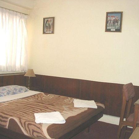 Garuda Hotel Kathmandu Buitenkant foto